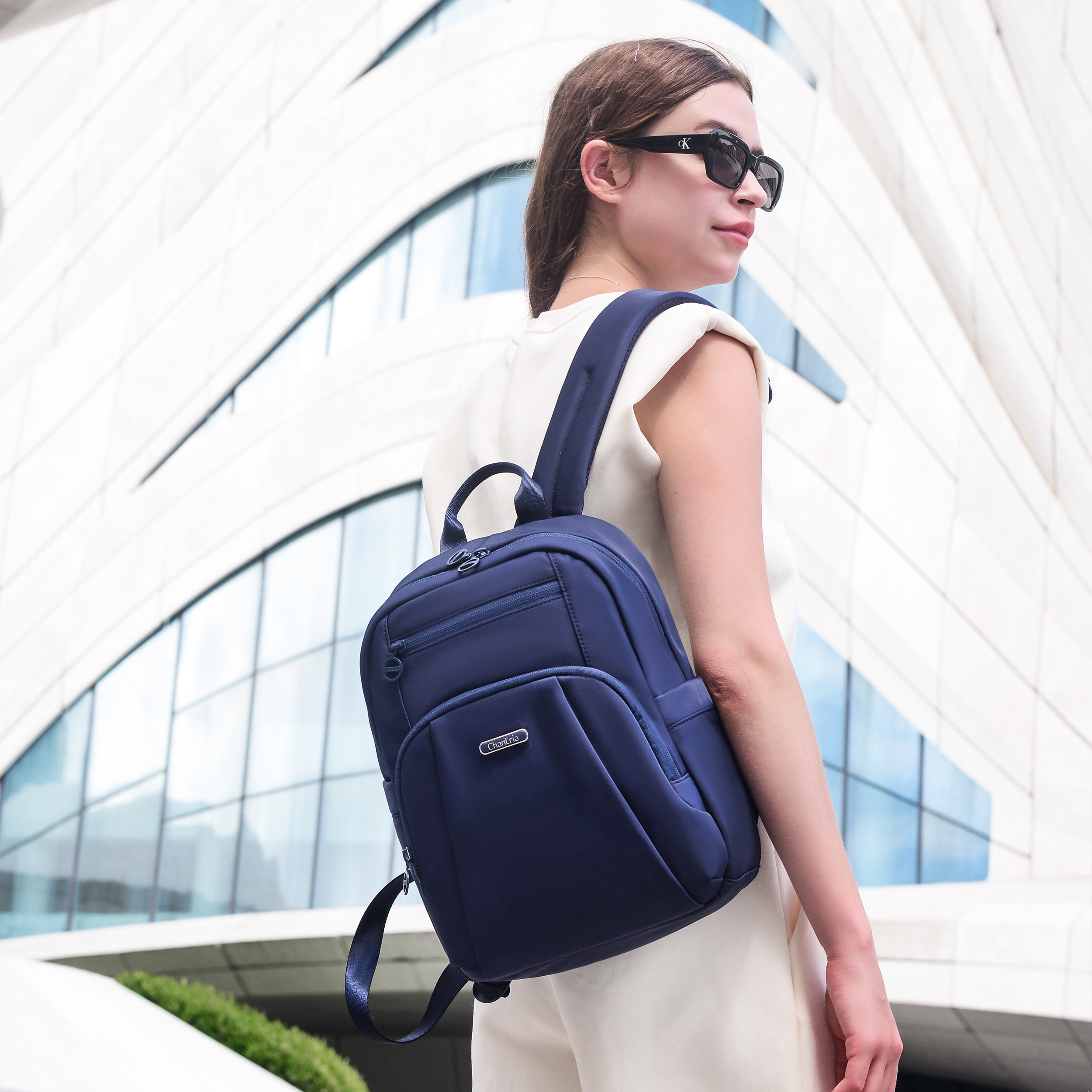 CB00770 Blue Chantria