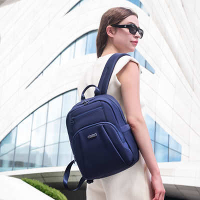 CB00770 Blue Chantria